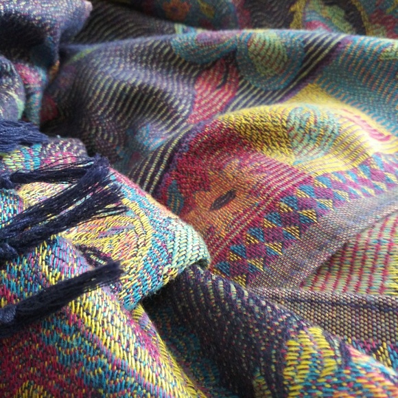 Scarf - Picture 2 of 4